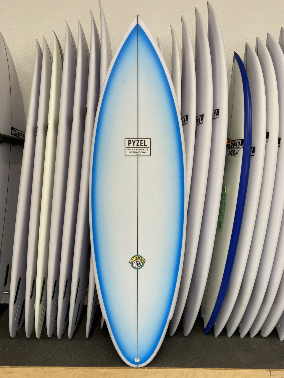 Wildcat | 5'8" x 19 5/8" x 2 1/2" - 30.00L | Futures x 2 | PU | New Board