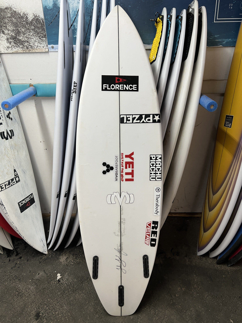 Red Tiger | 6'0" x 19 1/8" x 2 9/16" - 30.80L | Futures x 3 | PU | Used Board | HI