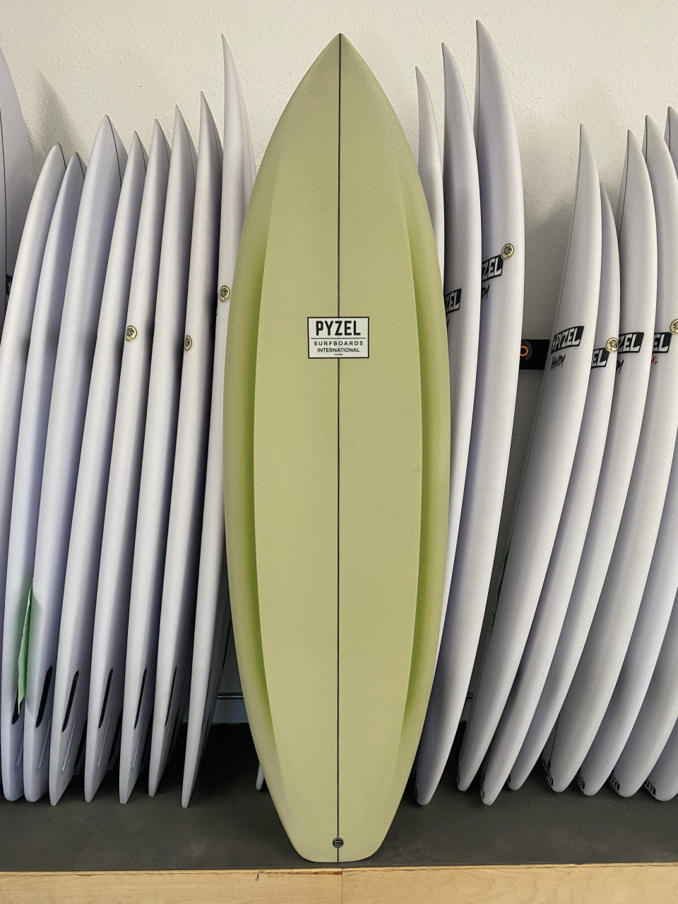 Precious | 5'9" x 19 1/2" x 2 5/16" - 30.80L | Futures x 5 | PU | New Board | CA