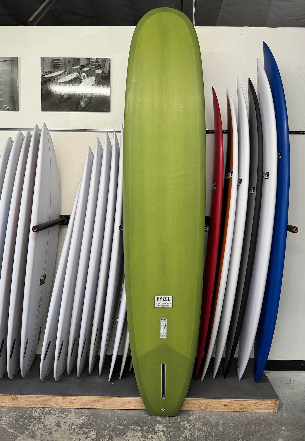 Log | 9'8" x 23 " x 3 1/8" - 81.00L | Futures x 1 | PU | Used Board | CA