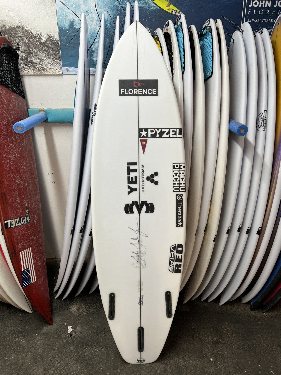 Red Tiger | 6'0" x 19 1/8" x 2 1/2" - 31.00L | Futures x 3 | PU | Used Board | HI