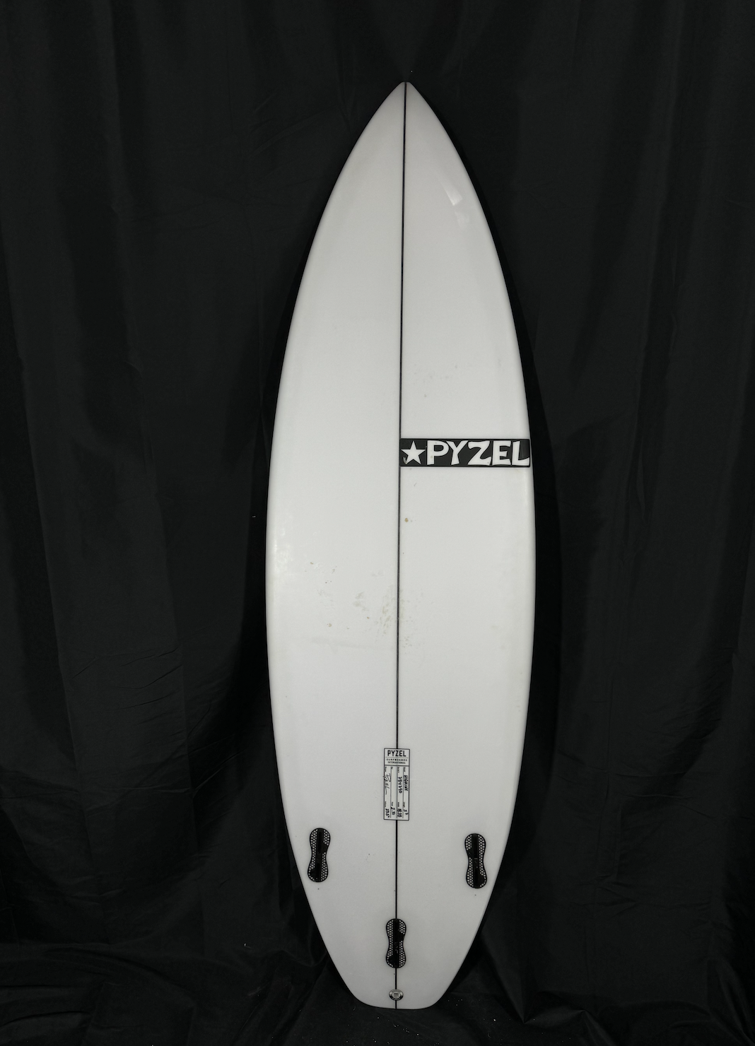 Highline | 5'7" x 18 3/8" x 2 5/16" - 23.50L | FCS 2 x 3 | PU | Used Board