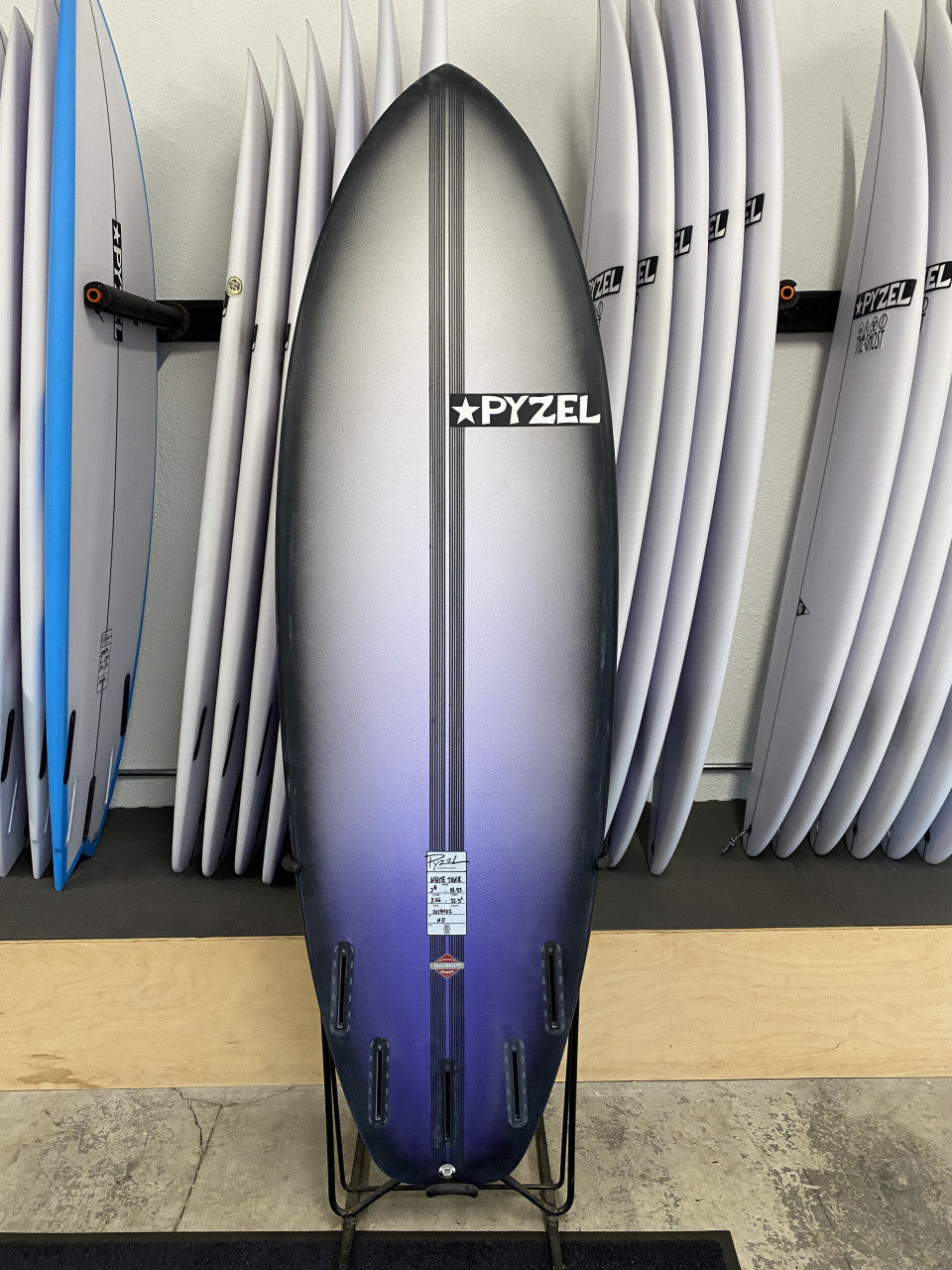 ⭐︎ゆみ⭐︎ PYZEL WHITE TIGER FCS2 5’4 Pyzel White Tiger | Dark Arts Surf