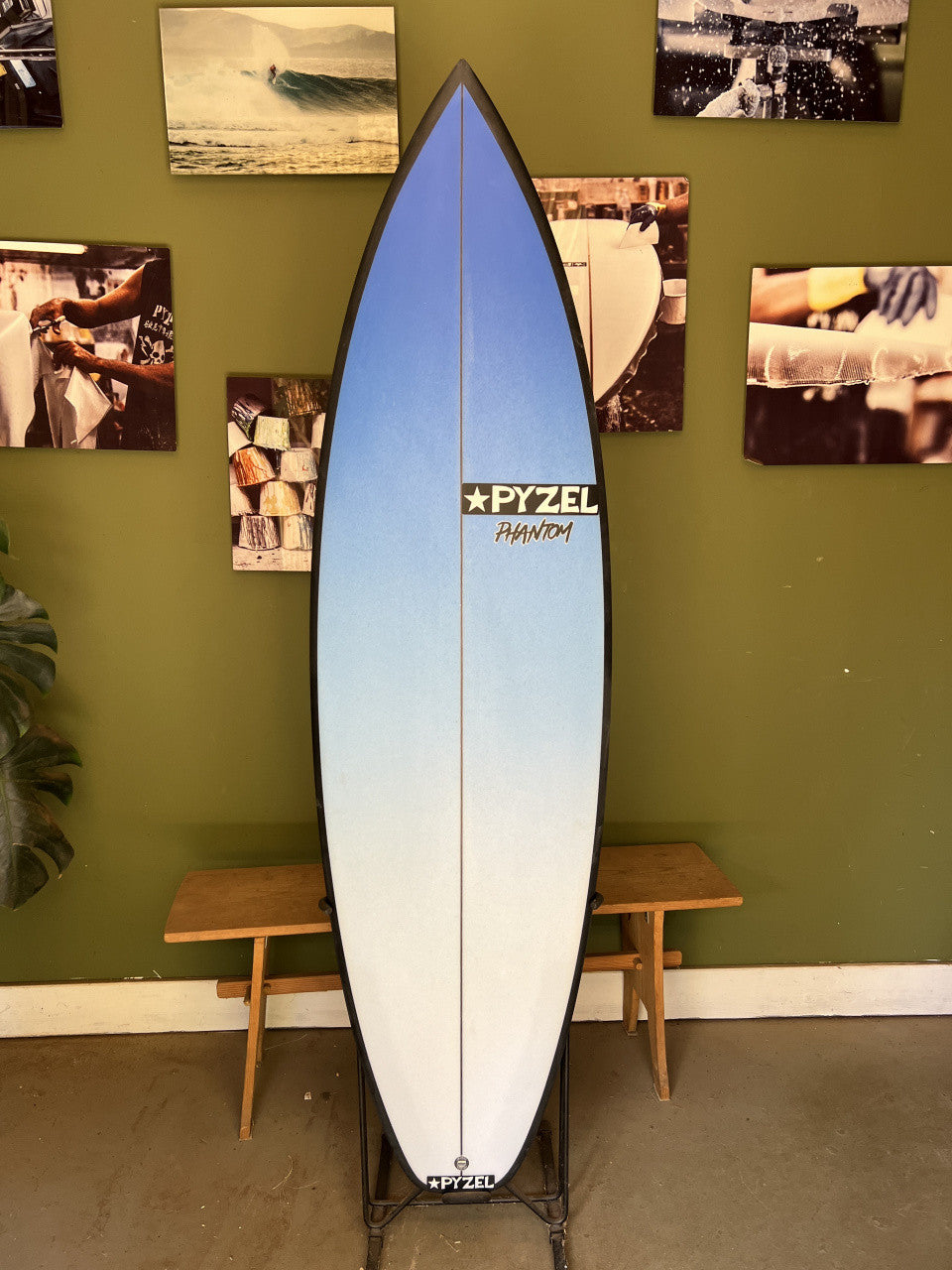 Phantom | 5'10" x 19 1/2" x 2 1/2" - 30.10L | Futures x 3 | PU | New Board | HI