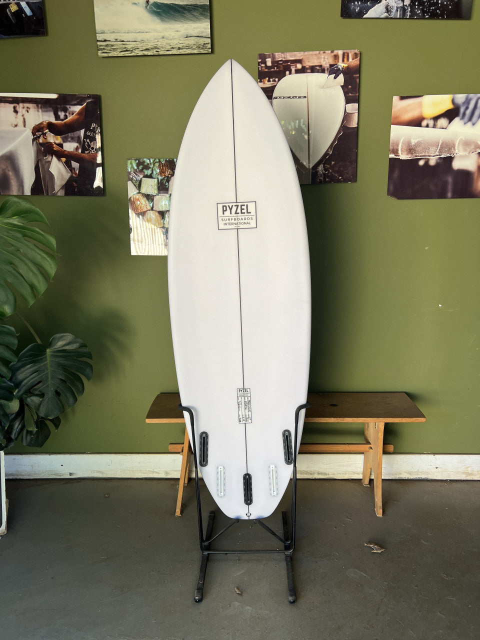 Precious | 5'5" x 19 " x 2 3/16" - 26.80L | Futures x 5 | PU | New Board | HI