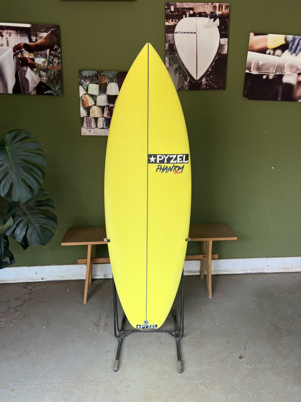 Grom Phantom | 4'8" x 17 1/8" x 1 15/16" - 16.35L | Futures x 3 | PU | New Board | HI