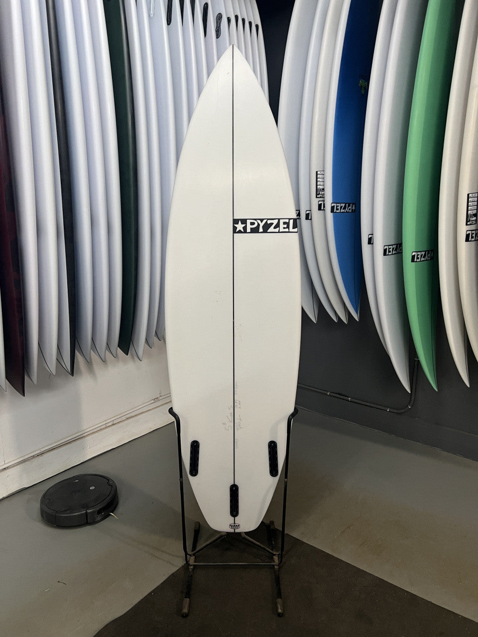 Highline | 5'10" x 18 15/16" x 2 7/16" - 27.60L | Futures x 3 | PU | Used Board | HI