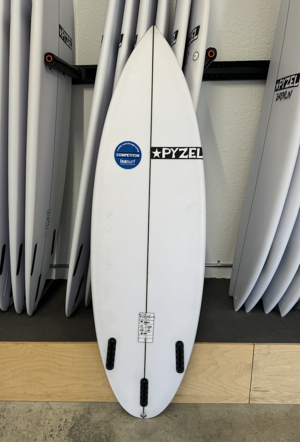 Radius | 5'4" x 17 5/8" x 2 1/16" - 20.00L | Futures x 3 | PU | Used Board