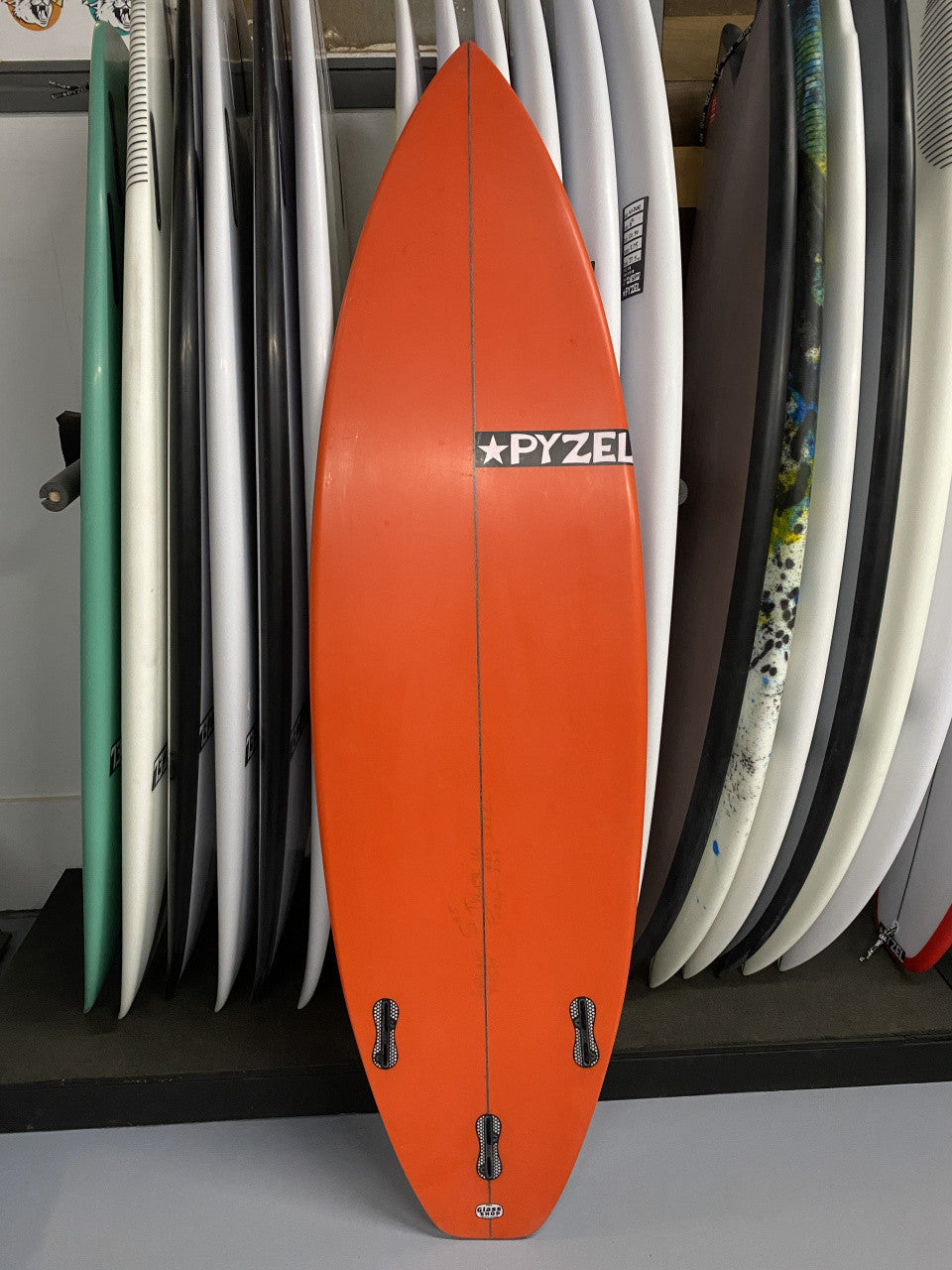 Highline | 5'8" x 18 1/4" x 2 1/4" - 24.20L | FCS 2 x 3 | PU | Factory 2nd | HI