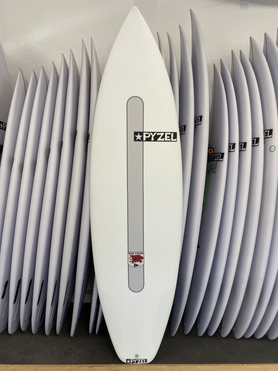 Red Tiger | 6'0" x 19 1/2" x 2 1/2" - 31.30L | FCS 2 x 3 | ELECTRALITE PLUS+ | New Board | CA