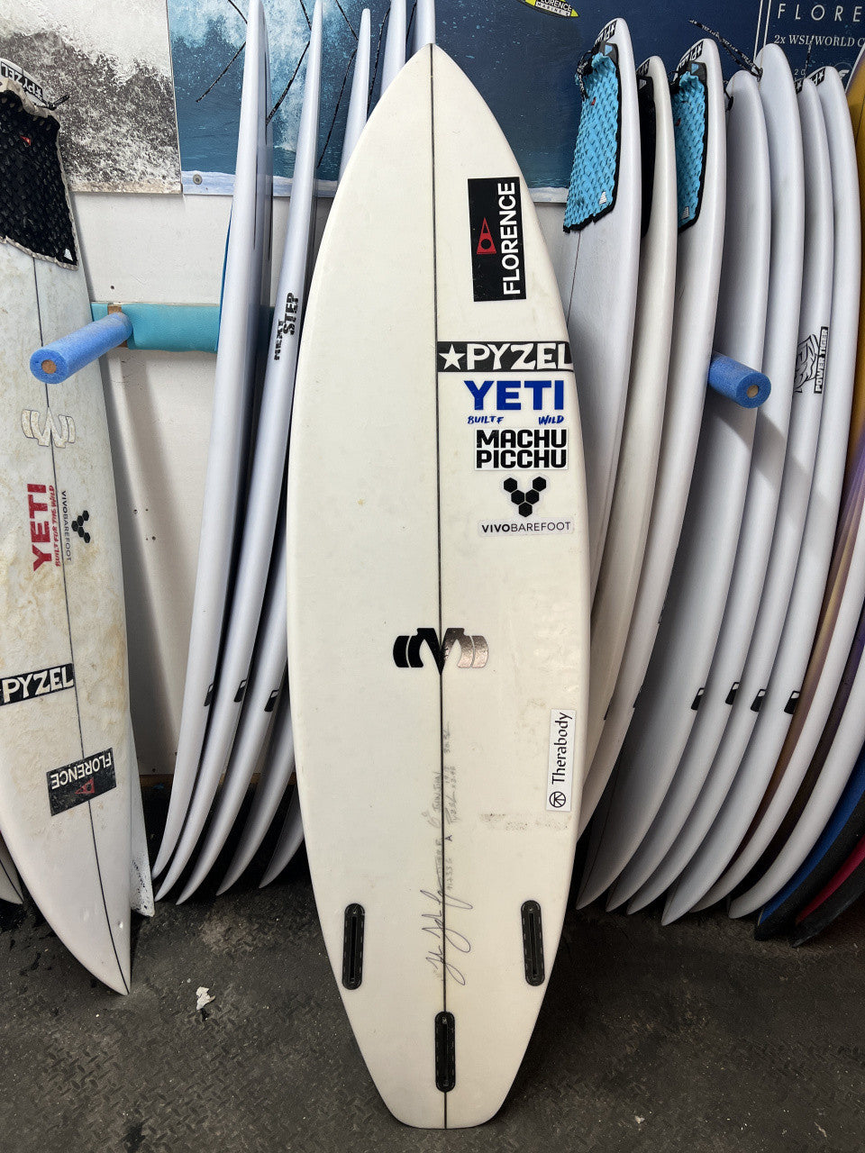 Red Tiger | 6'0" x 19 1/8" x 2 1/2" - 30.50L | Futures x 3 | PU | Used Board | HI