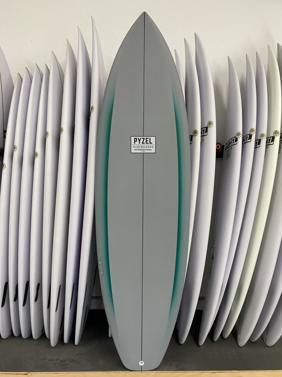 Precious | 5'11" x 19 3/4" x 2 3/8" - 33.10L | Futures x 5 | PU | New Board | CA