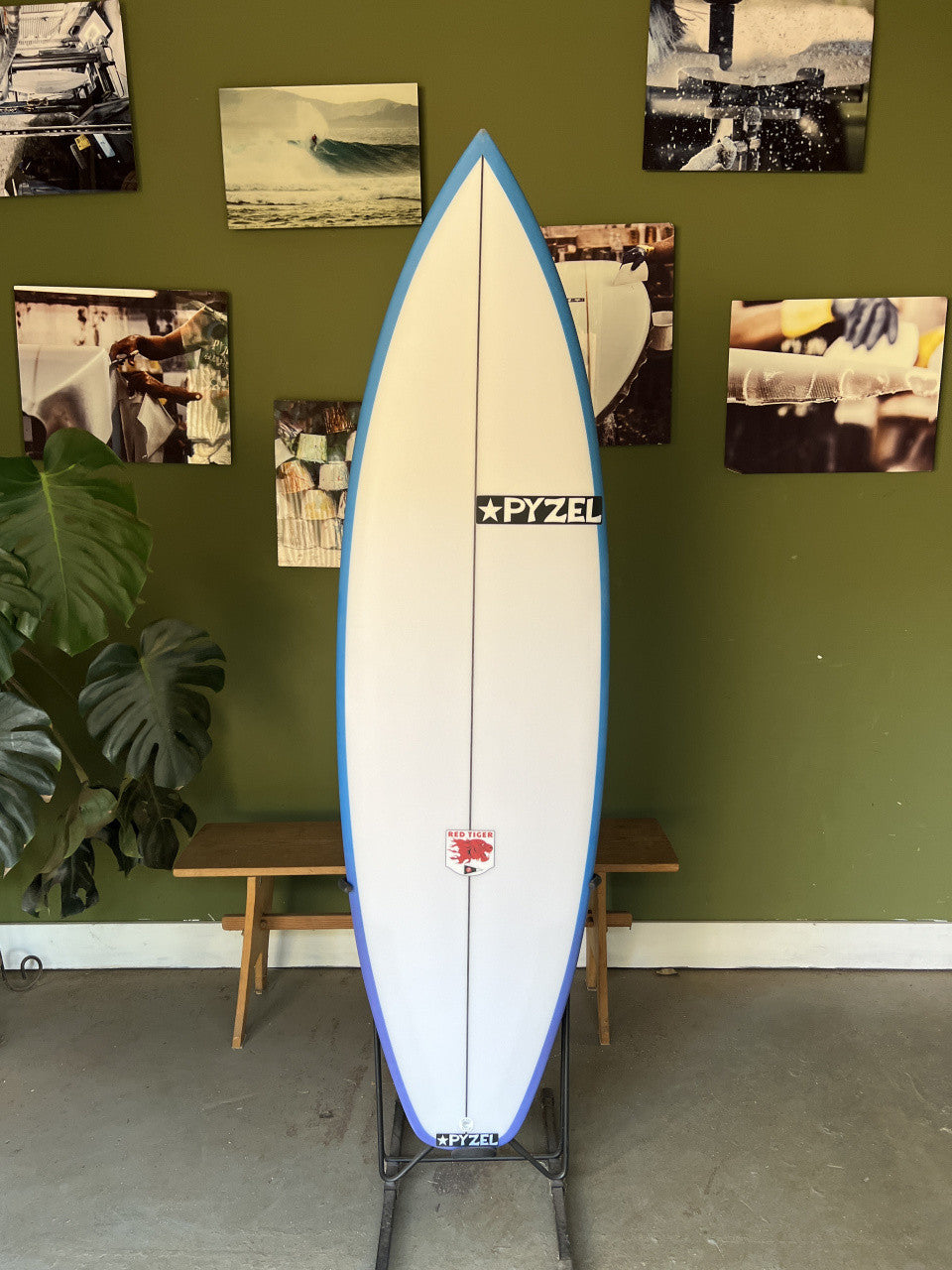 Red Tiger | 5'9" x 19 1/8" x 2 5/16" - 27.50L | FCS 2 x 3 | PU | New Board | HI