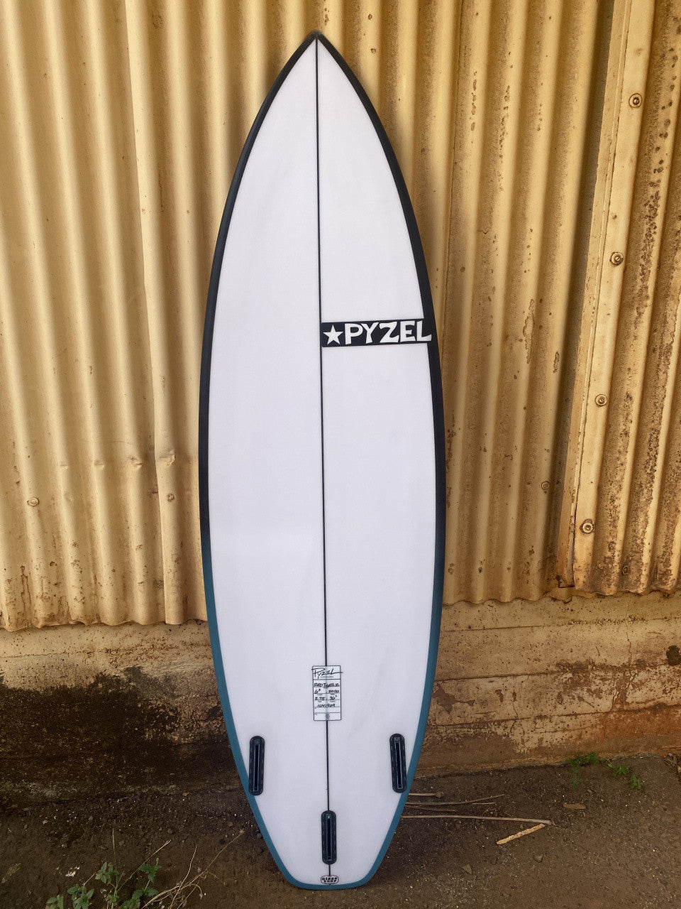 PYZEL RED TIGER XL 5'11 ショートボード　美品　手渡しのみ 店頭受取可】 パイゼル サーフボード レッドタイガーXL PYZEL