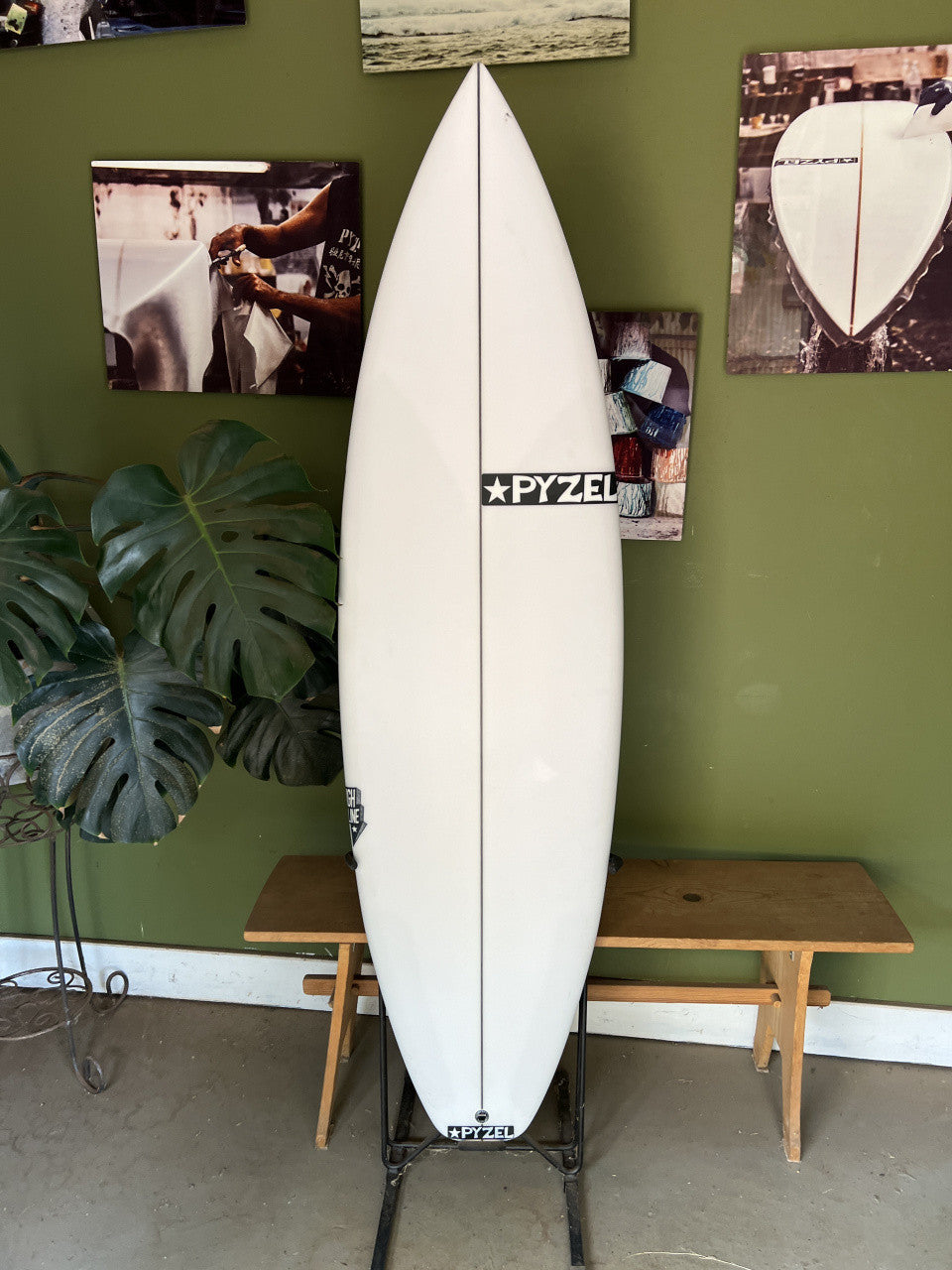 Highline | 5'6" x 18 3/16" x 2 1/4" - 23.60L | FCS 2 x 3 | PU | New Board | HI