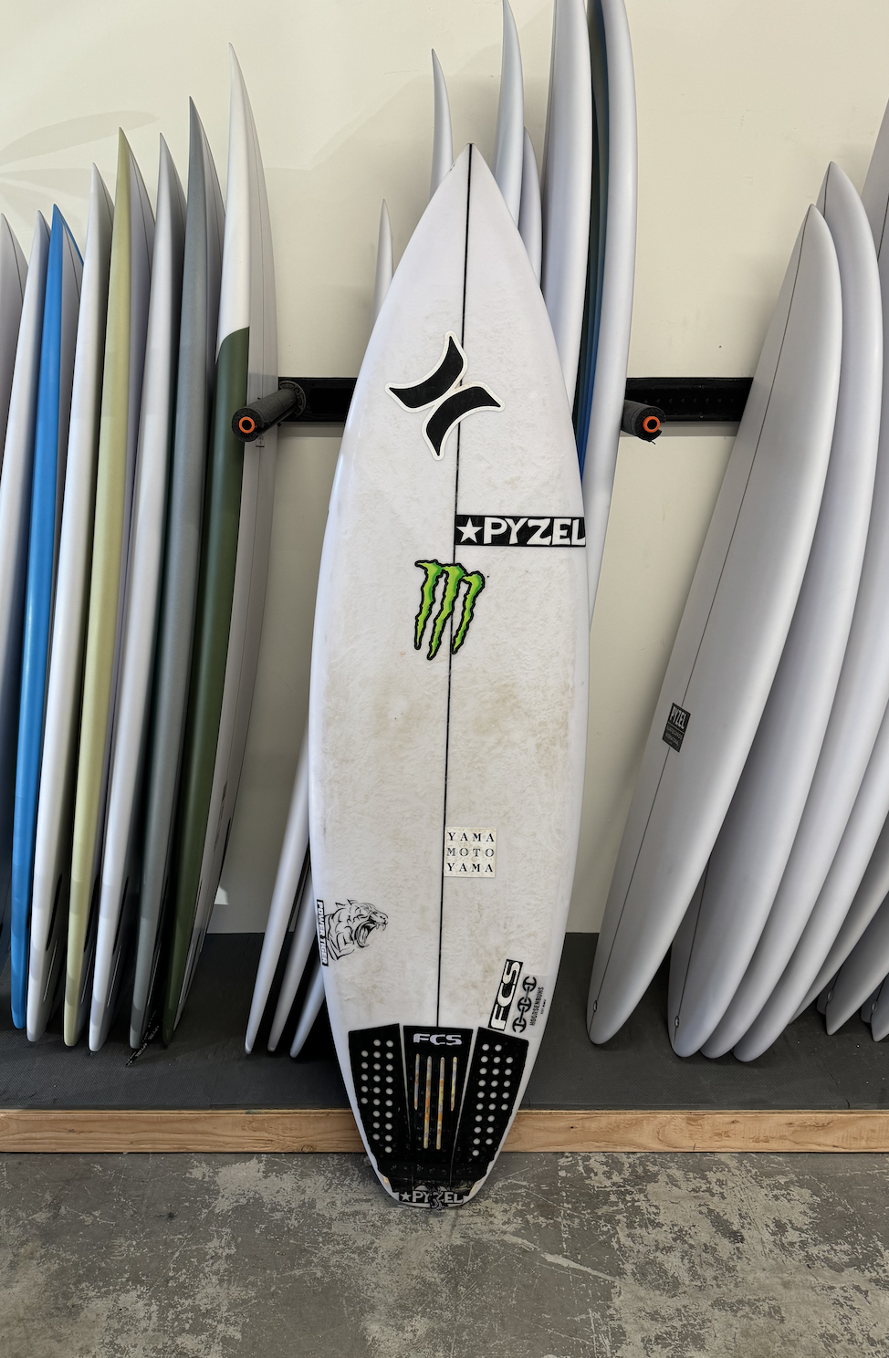 Power Tiger | 5'9" x 18 5/8" x - 27.00L | FCS 2 x 3 | PU | Used Board | CA