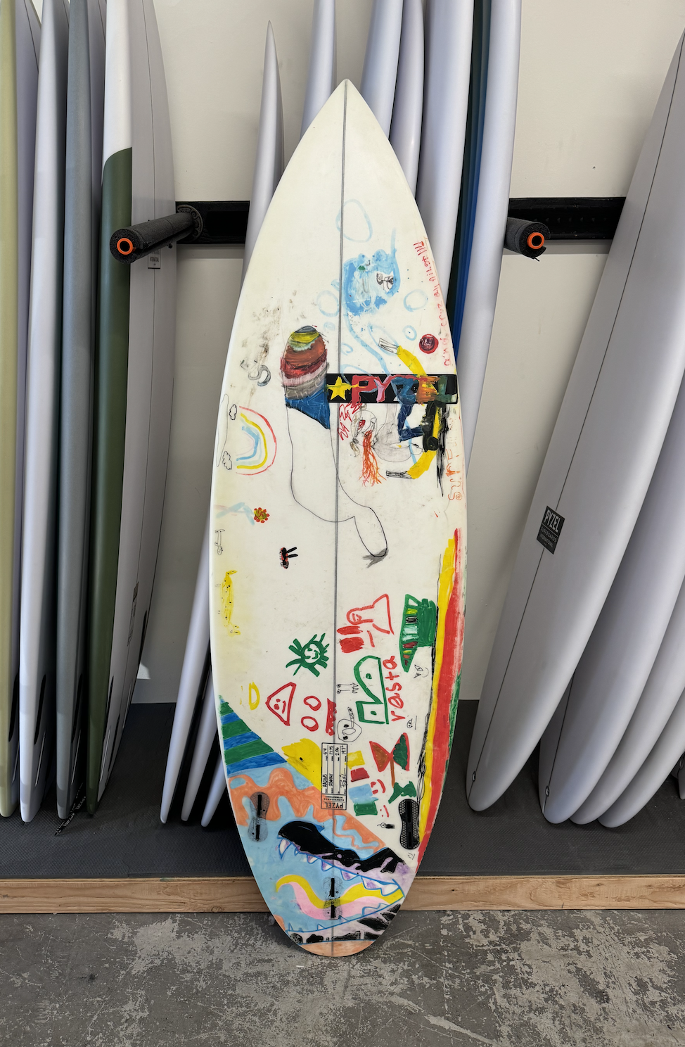 Radius | 5'4" x 17 3/4" x 2 1/16" - 19.70L | FCS 2 x 3 | EPOXY | New Board | CA