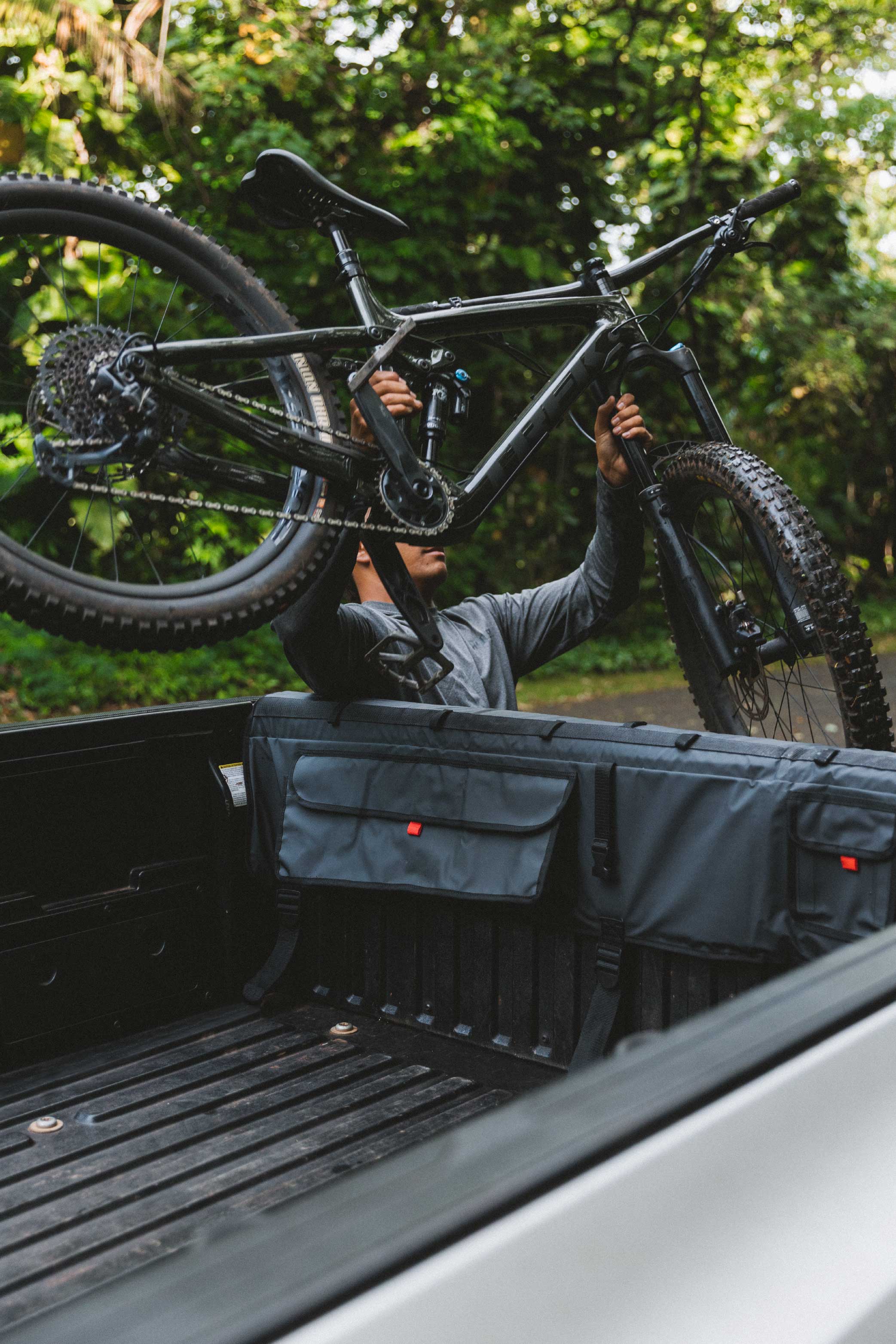 VEIA Full Truck Tailgate Surf & Bike Pad | Pyzel Surfboards