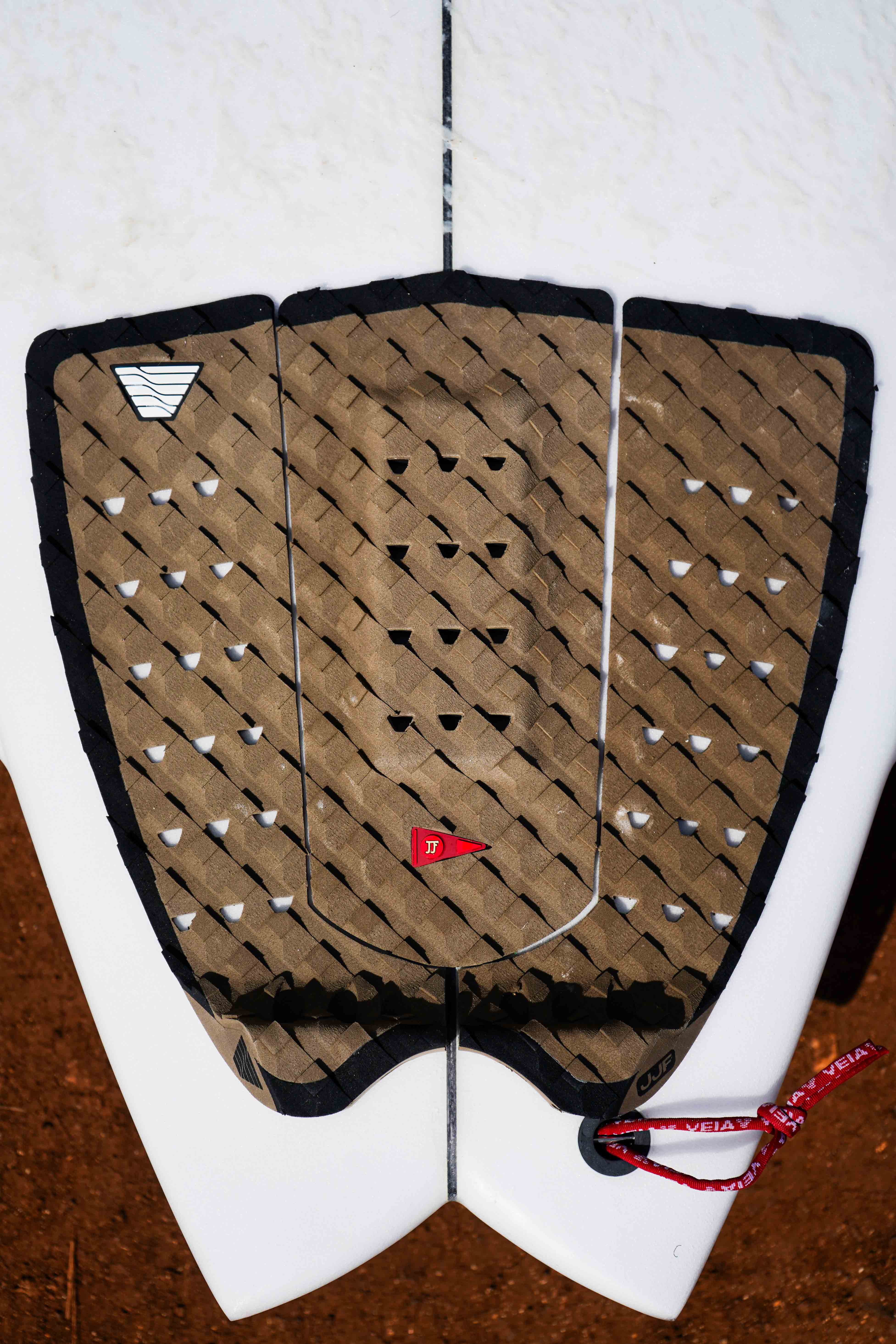 【フォロー割引適用】Y2K Darker Wavs Fader V-Cutスーパ VEIA Supplies JJF Round Tail Pro Traction Pad | Pyzel Surfboards